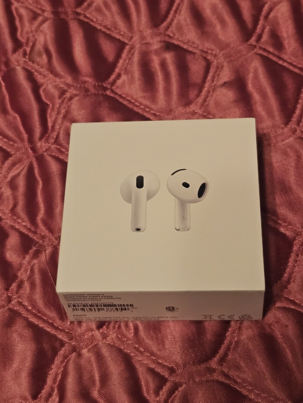 *BRAND NEW* Apple Airpods 4